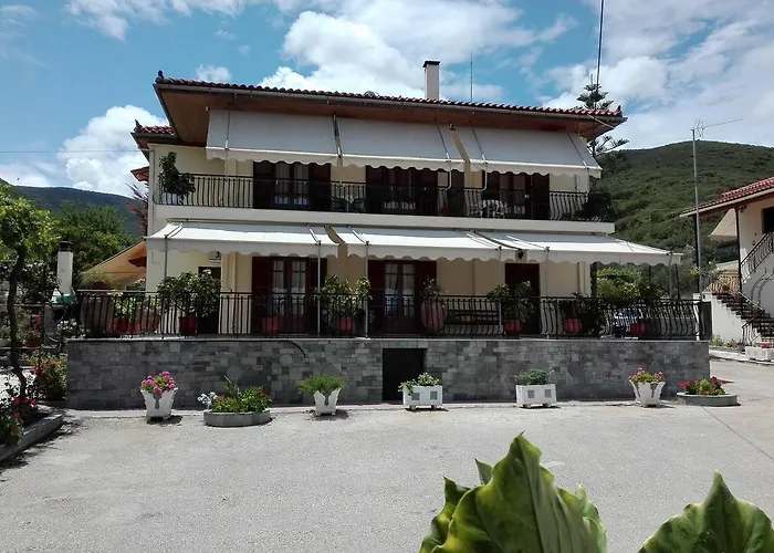 Toulatos Rooms & Apartments